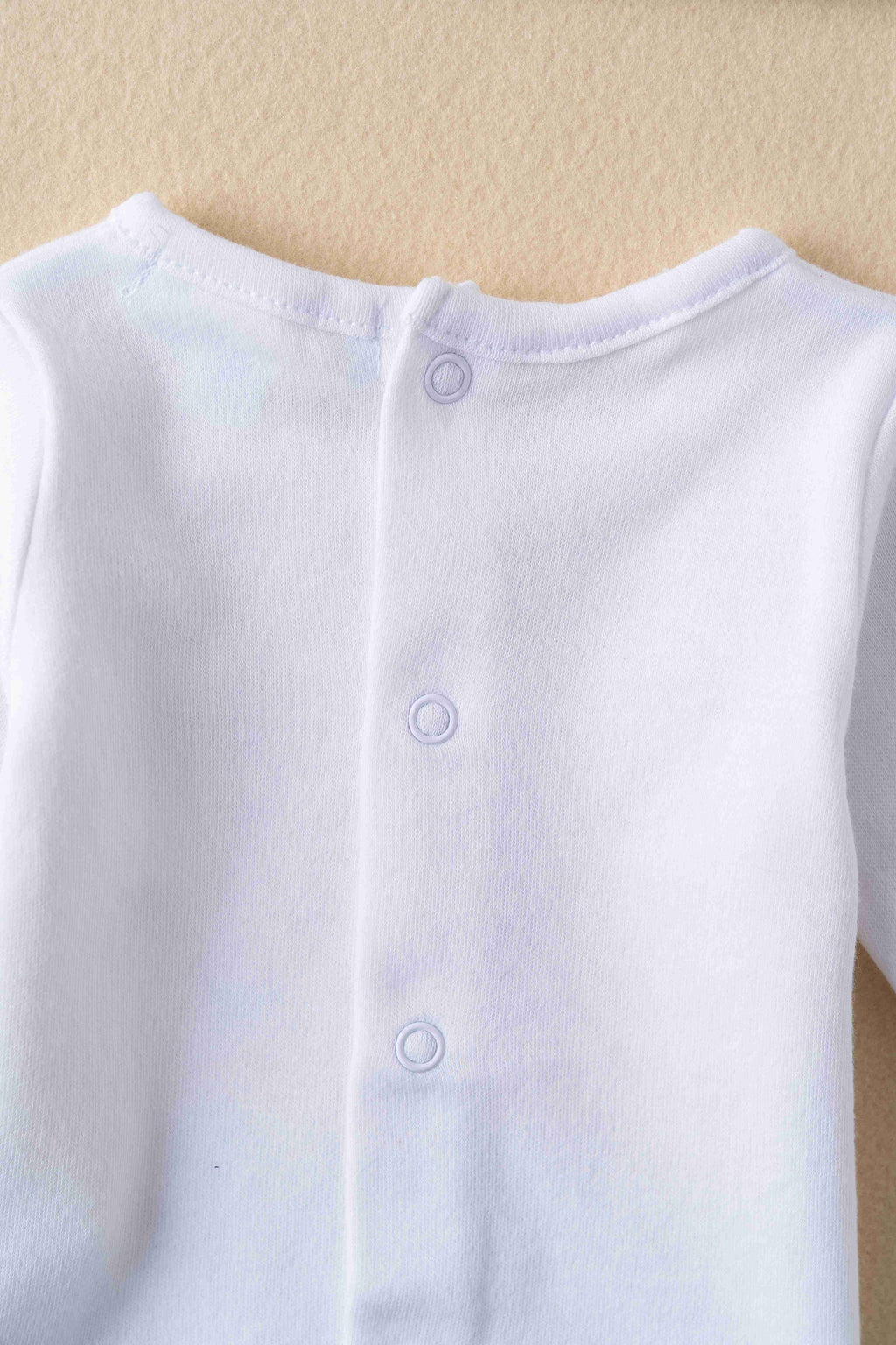 Geschenkset T-Shirt+Lätzchen+Mütze+Fäustlinge Newness Kids