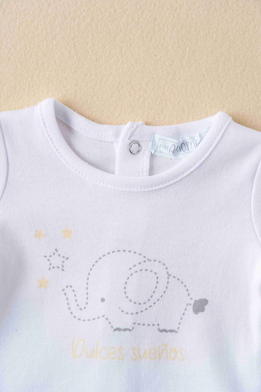 Geschenkset T-Shirt+Lätzchen+Mütze+Fäustlinge Newness Kids